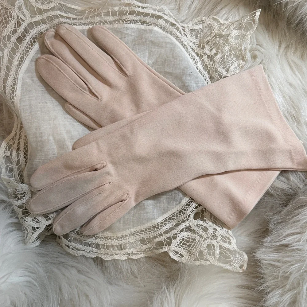 VTG JC Penney gloves vintage fits 6.5-8‎ nude color stretch nylon estate lady’s